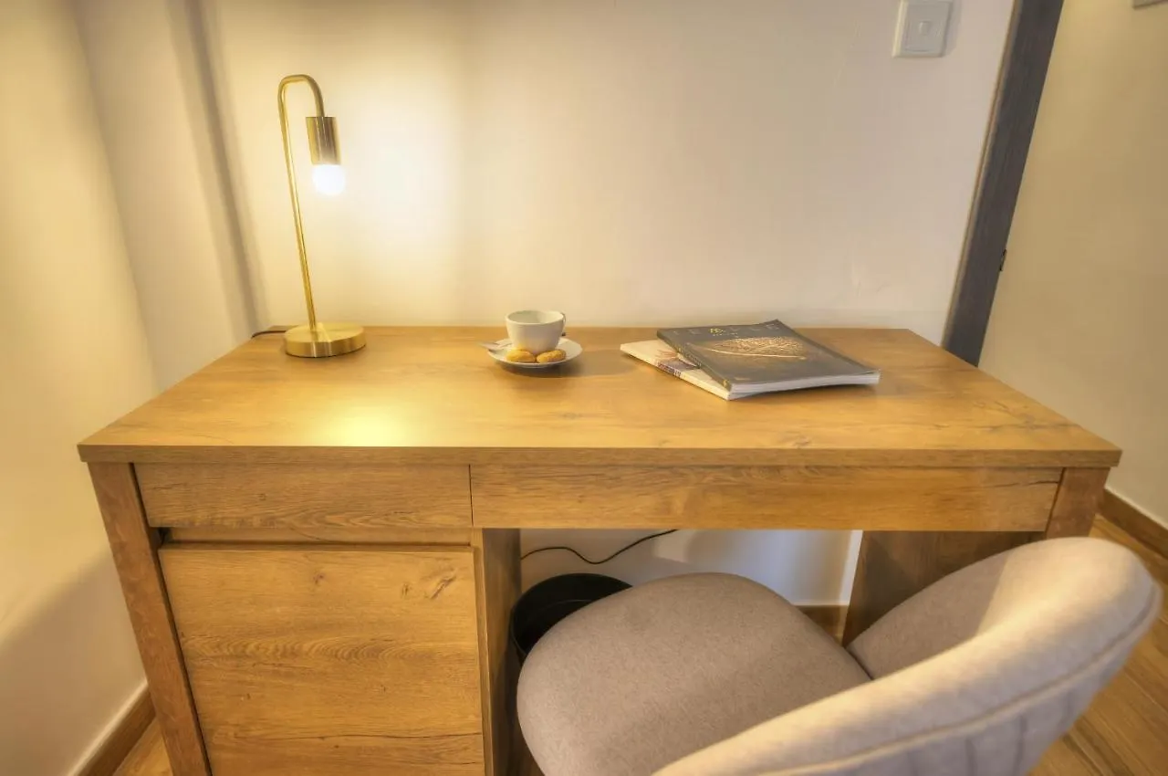 Modern And Centrally Located Large One Bedroom Apartment Kbon1-1 Pieta